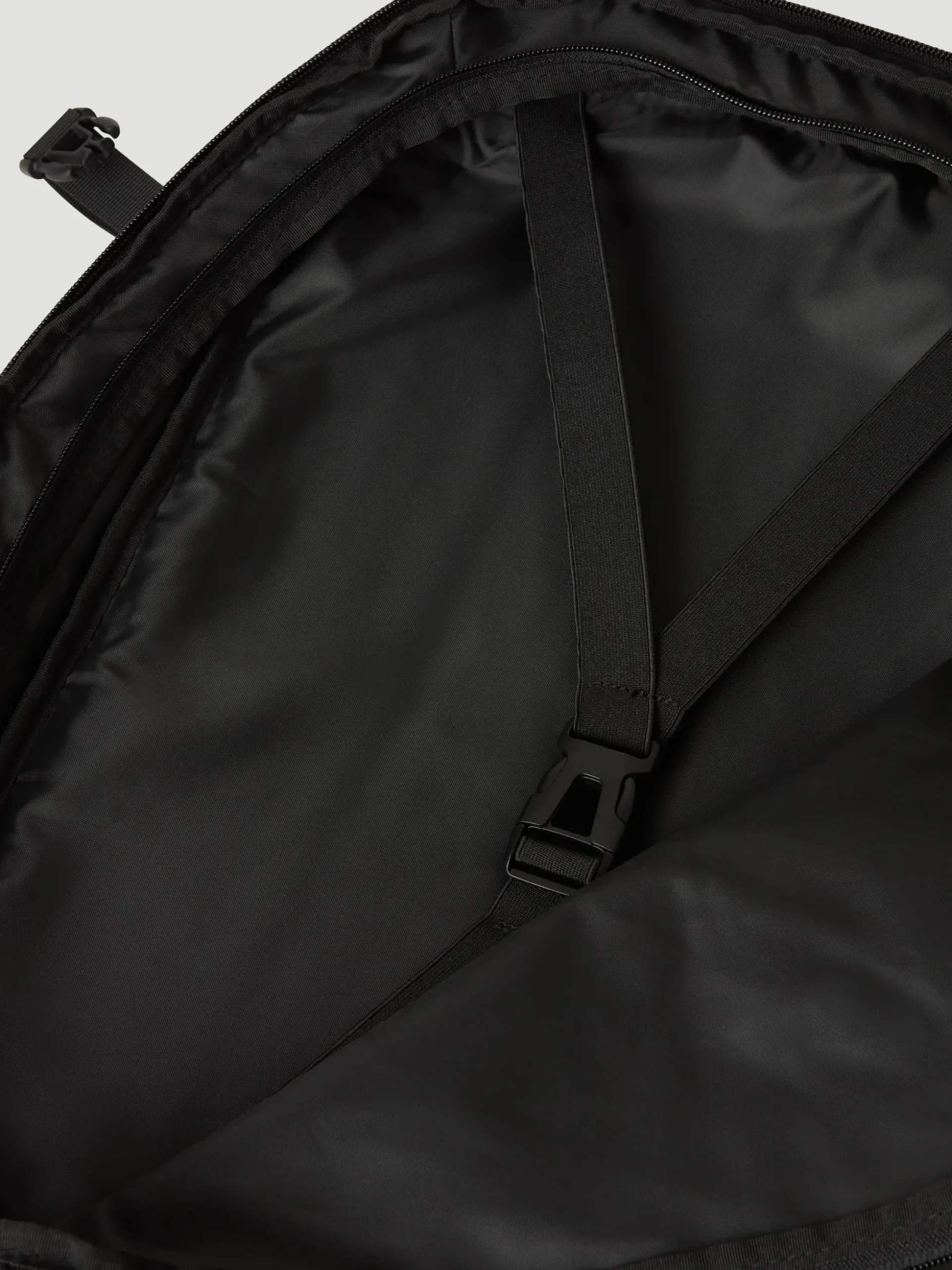 Borg Travel Backpack L - 35L