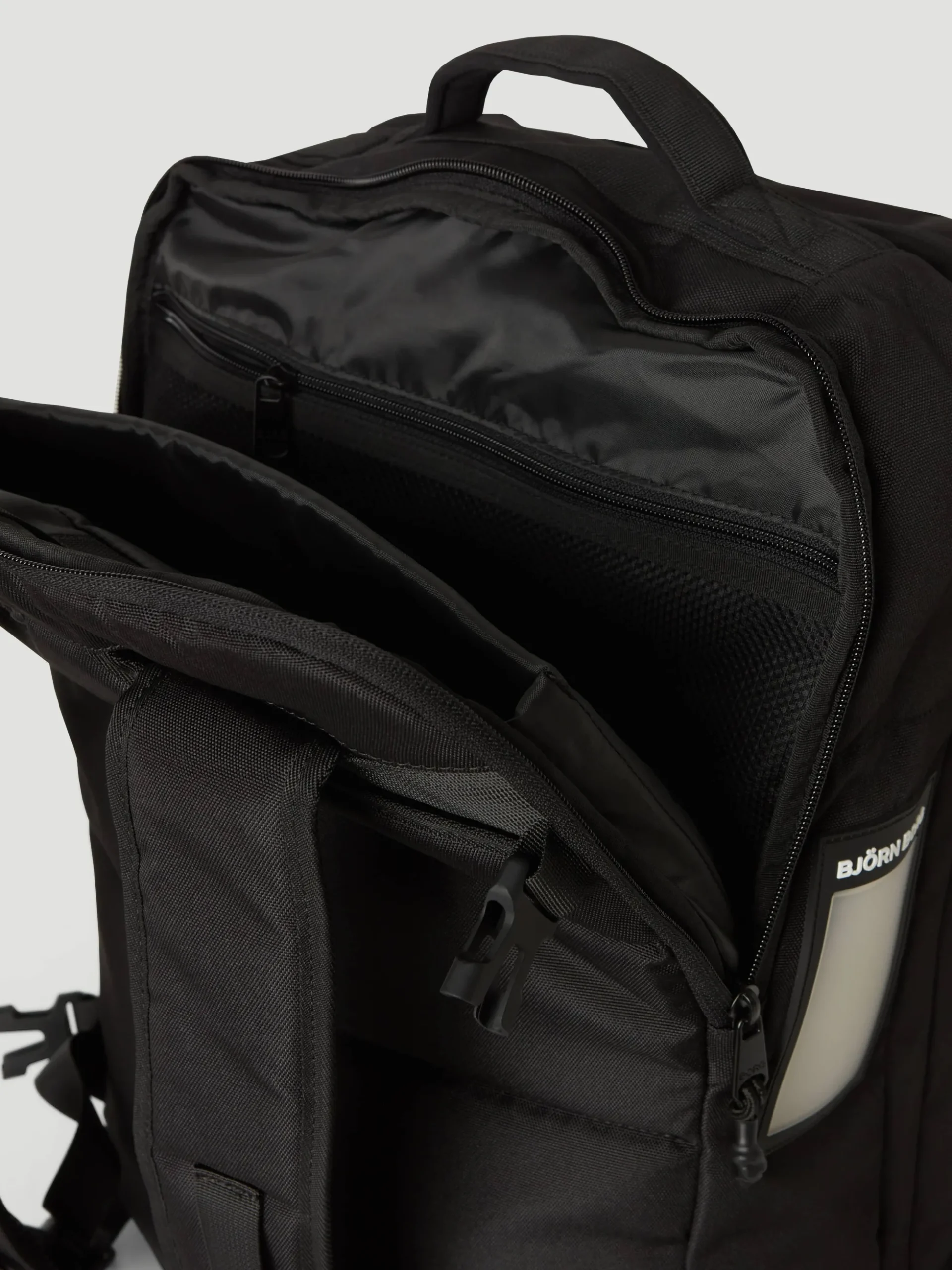 Borg Travel Backpack L - 35L