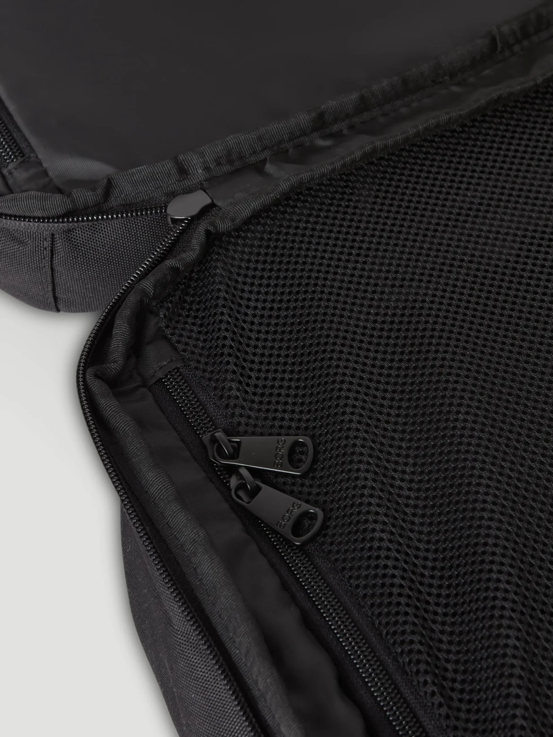 Borg Travel Backpack L - 35L