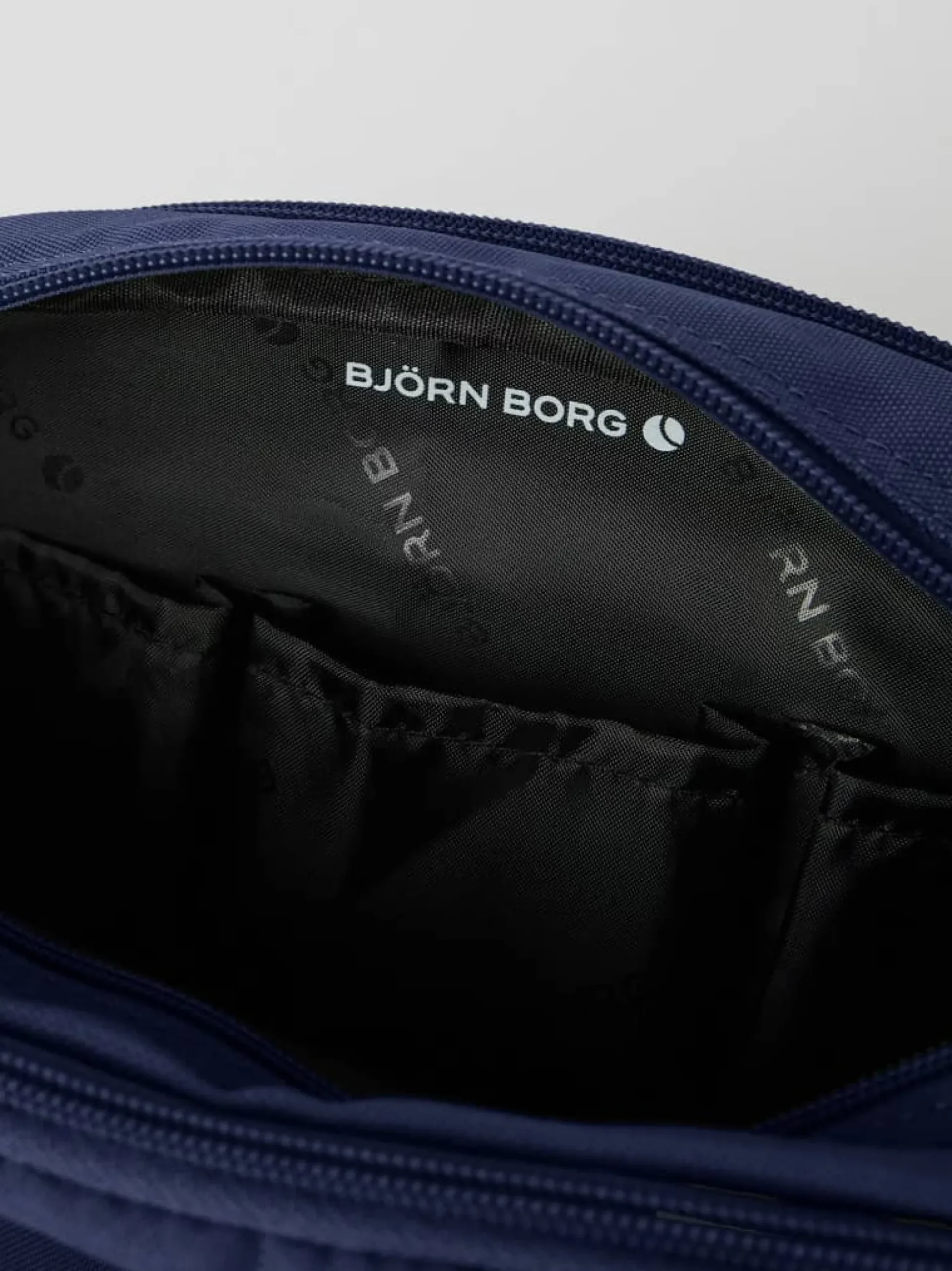 Core Wash Bag Standing