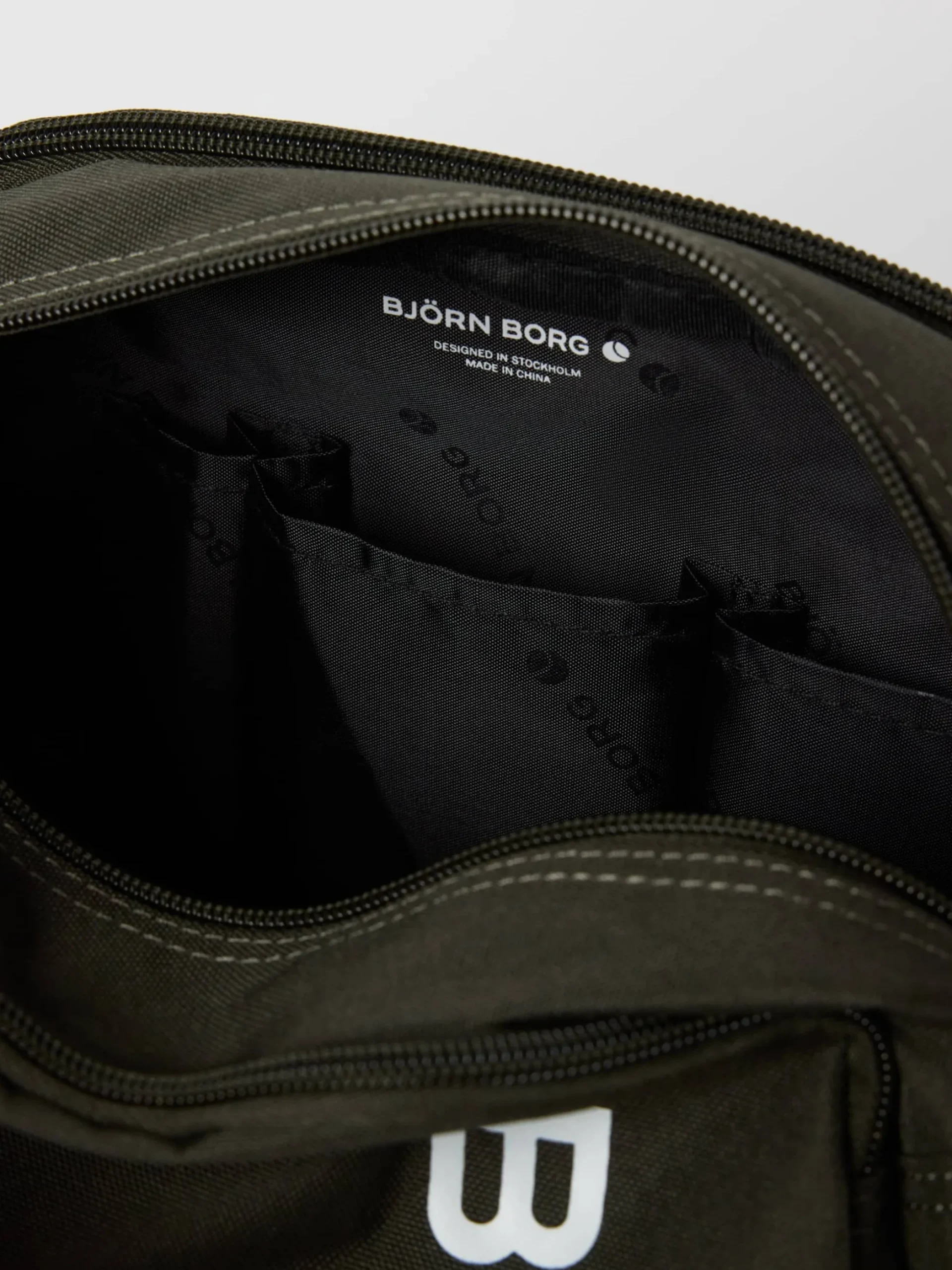 Core Wash Bag Standing