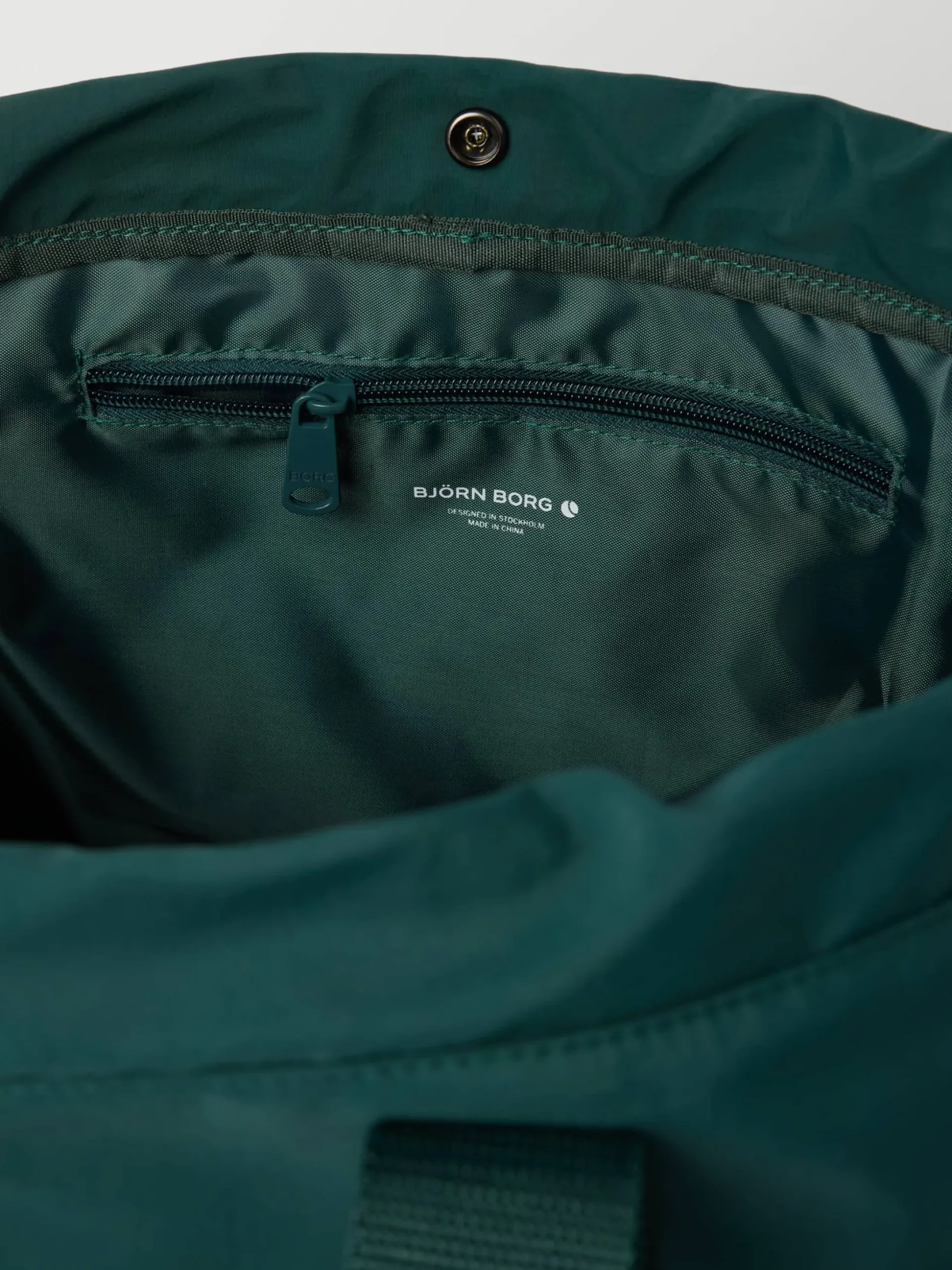 Studio Active Tote 23L