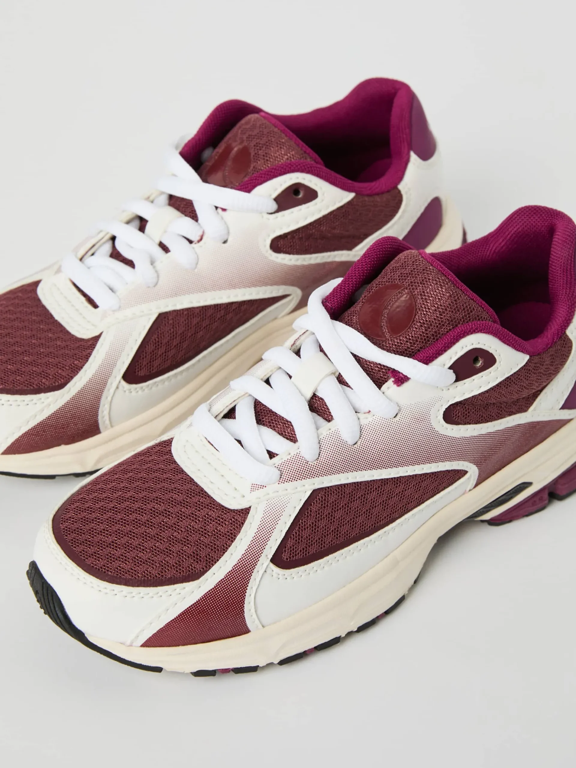 Women's Nova Sneakers